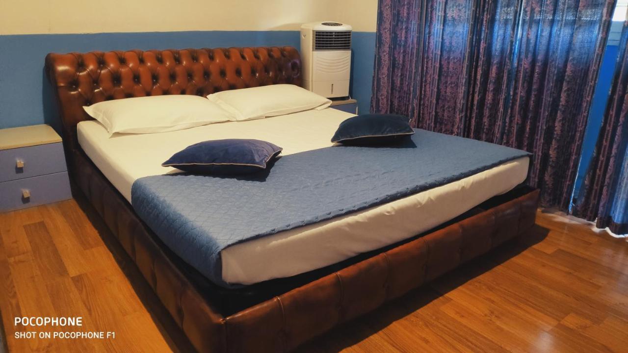 Host Albergue Roma